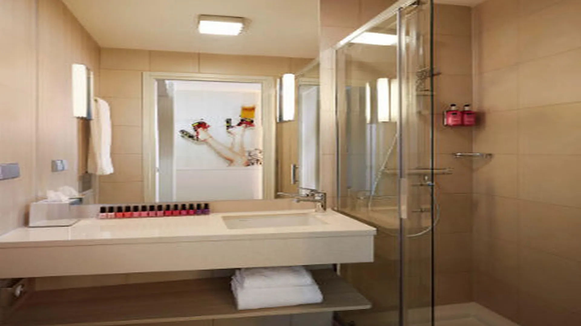 Moxy Frankfurt Eschborn Hotel