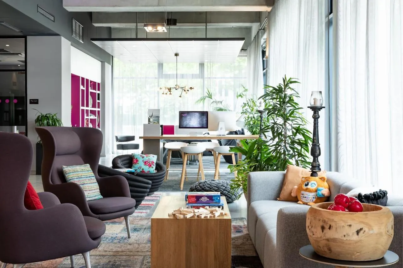 Moxy Frankfurt Eschborn Hotel