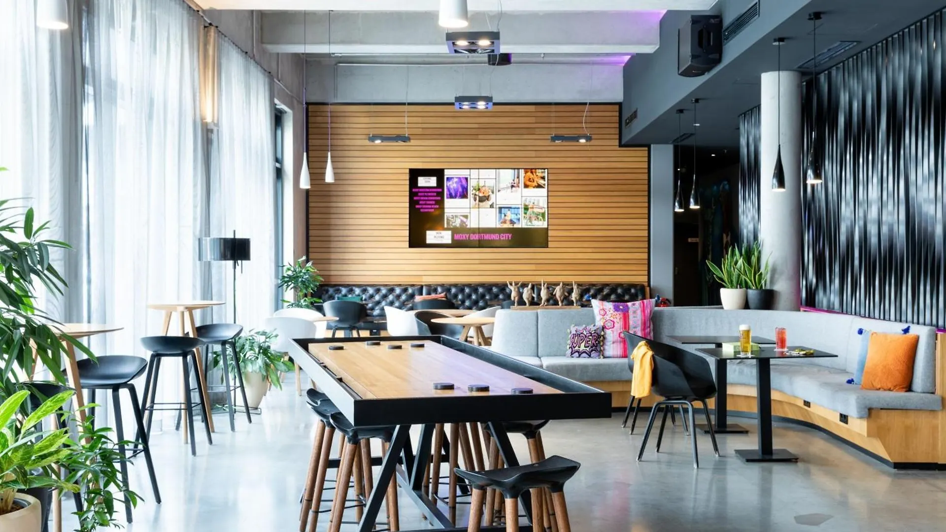 Moxy Frankfurt Eschborn Hotel