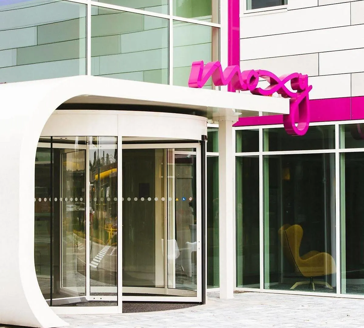 Moxy Frankfurt Eschborn Hotel